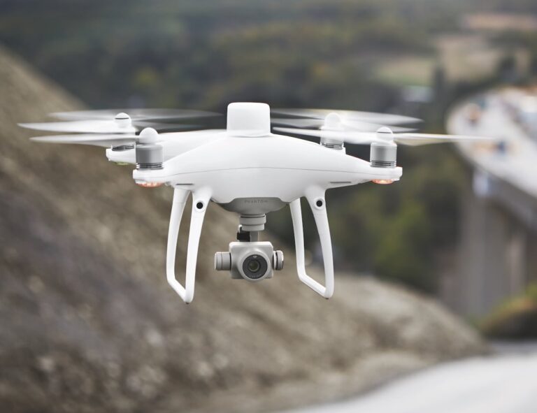 DJI-Phantom-4-RTK-Drone-01-768x591-1.jpg